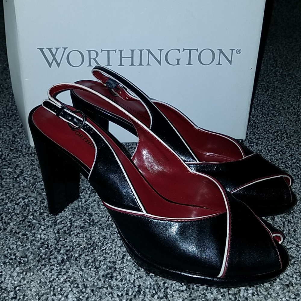 New Worthington black heels size 7.5